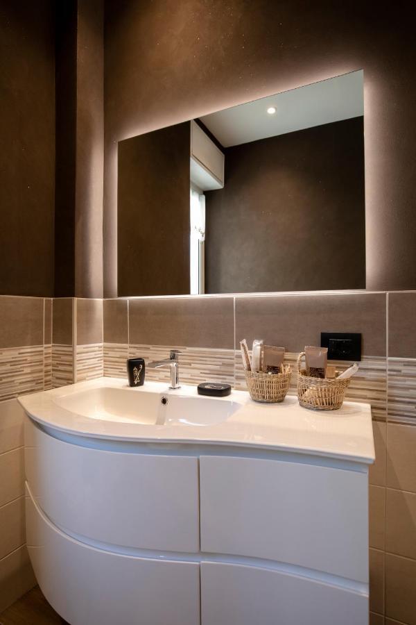 La Lupa Apartment - In The Heart Of Aosta With Car Box מראה חיצוני תמונה