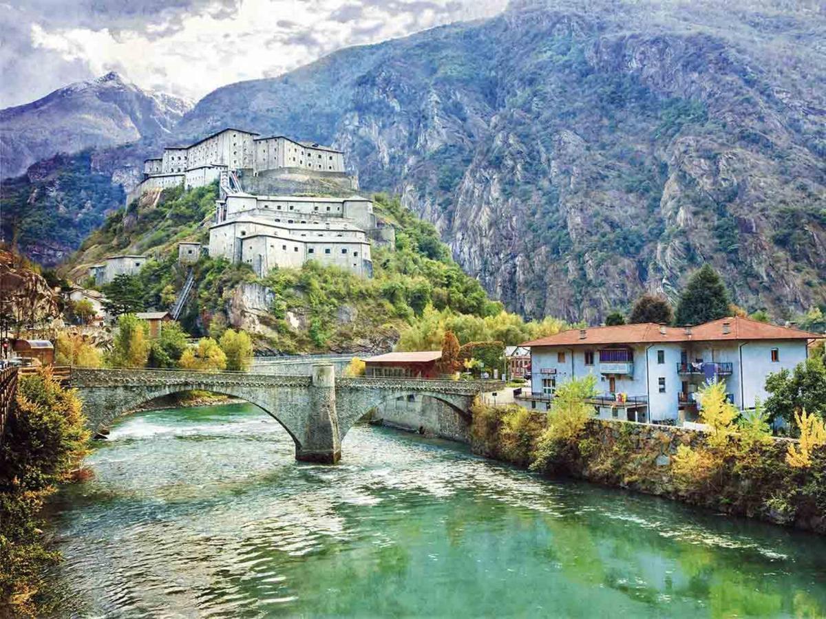 La Lupa Apartment - In The Heart Of Aosta With Car Box מראה חיצוני תמונה
