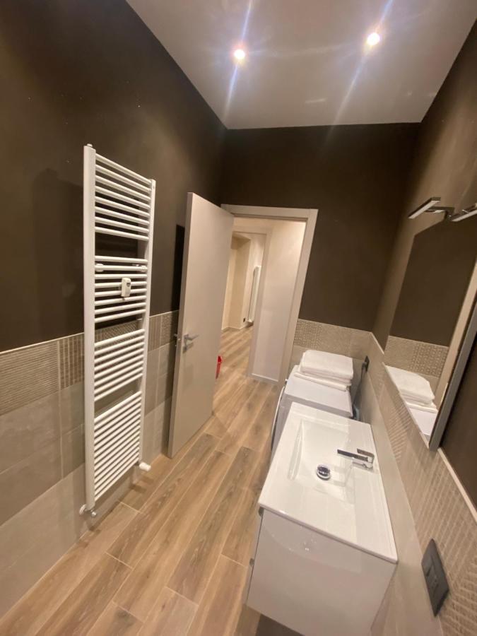 La Lupa Apartment - In The Heart Of Aosta With Car Box מראה חיצוני תמונה