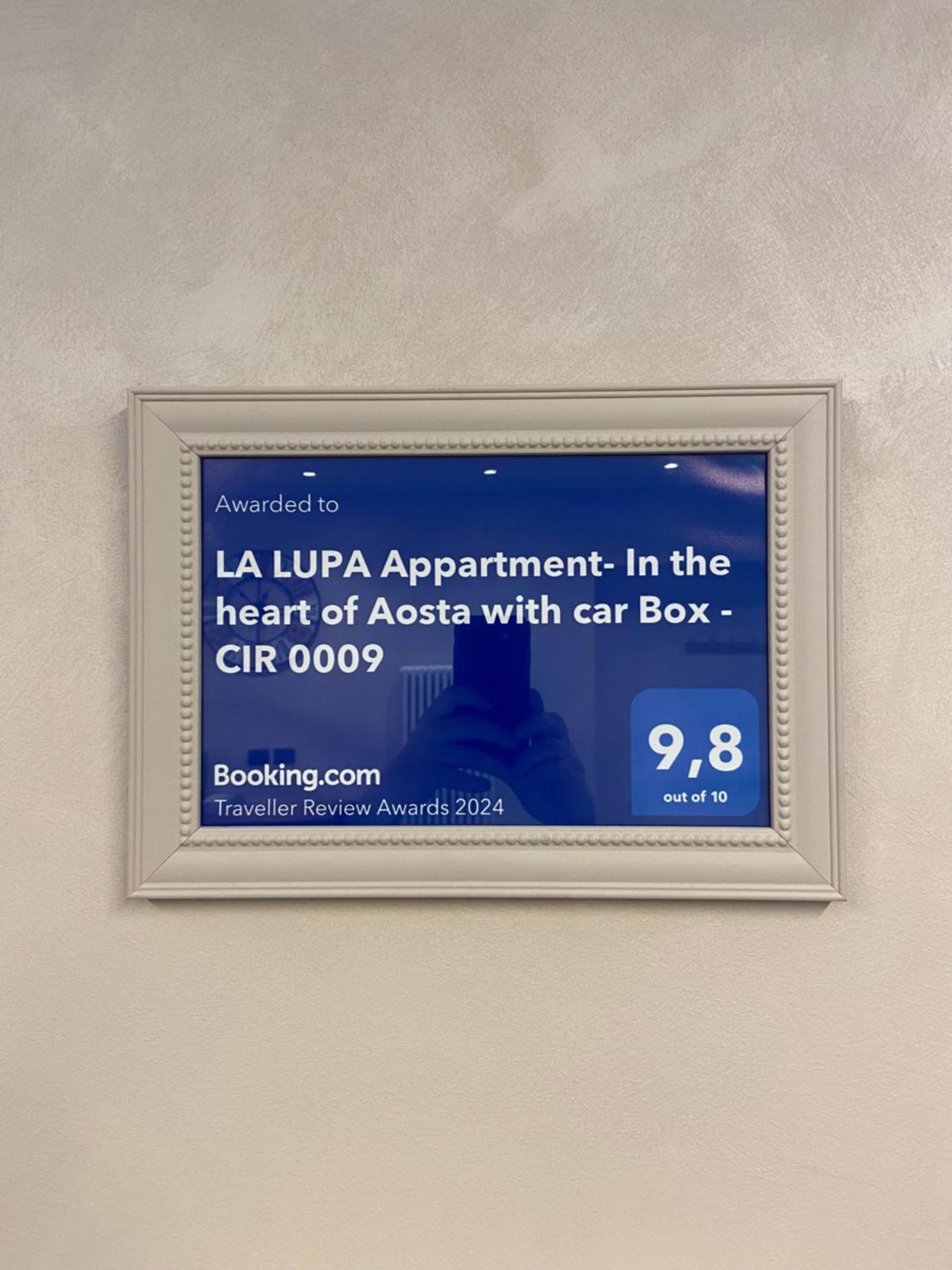La Lupa Apartment - In The Heart Of Aosta With Car Box מראה חיצוני תמונה
